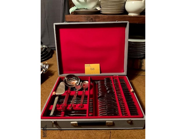 Lot 448 - koffer sartel inox bestek - afbeelding 1 van  4