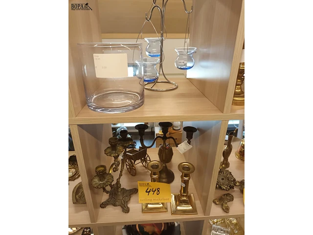 Lot 448 - koperwerk, decoratie en huisraad - afbeelding 1 van  3