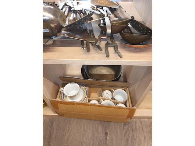 Lot 448 - koperwerk, decoratie en huisraad - afbeelding 3 van  3