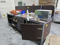 Lot 448 - werktafel met kastruimte - afbeelding 1 van  8