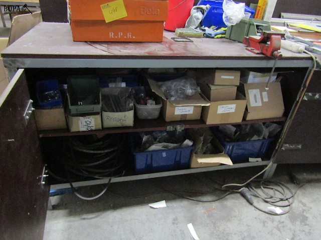 Lot 448 - werktafel met kastruimte - afbeelding 3 van  8
