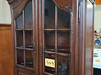 Lot 449 - eiken vitrine kast - afbeelding 2 van  4