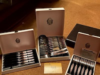 Lot 449 - koffertjes met bestek inox/klein aantal bestek verzilverd of - afbeelding 2 van  8