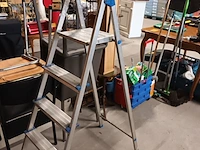 Lot 45 - aluminium trapladder - afbeelding 2 van  2