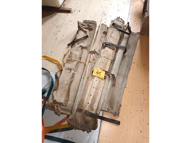 Lot 45 - bindcanvas voor graan. 4 stuks - afbeelding 1 van  4