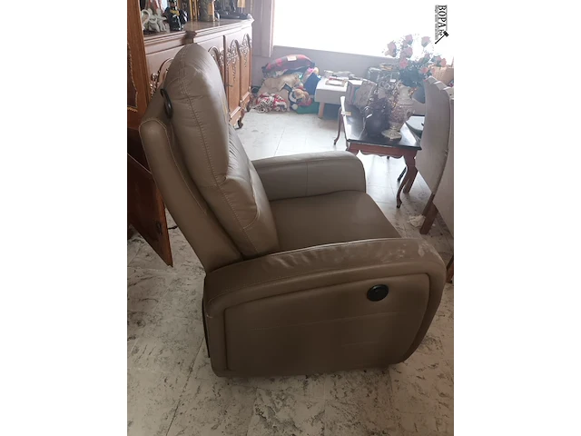 Lot 45 - elektrische relax zetel - afbeelding 2 van  3