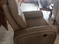 Lot 45 - elektrische relax zetel - afbeelding 2 van  3