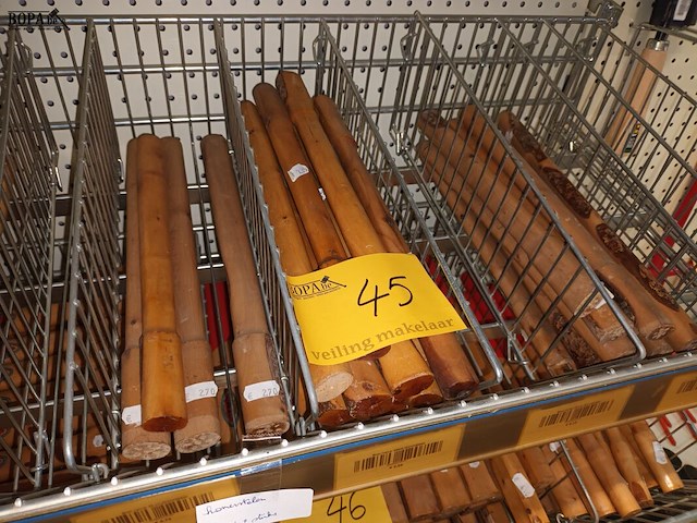 Lot 45 - houten hamerstelen. 42 stuks - afbeelding 1 van  3