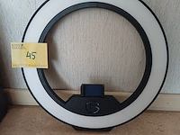 Lot 45 - ringlight - afbeelding 1 van  3