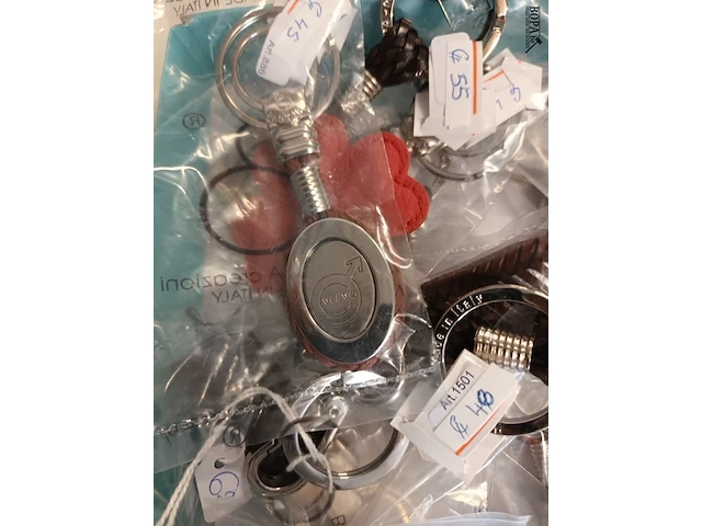 Lot 45 - sleutelhangers - afbeelding 3 van  5