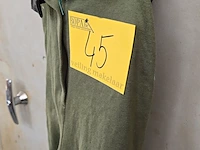 Lot 45 - tirolpakje met hoed - afbeelding 3 van  3