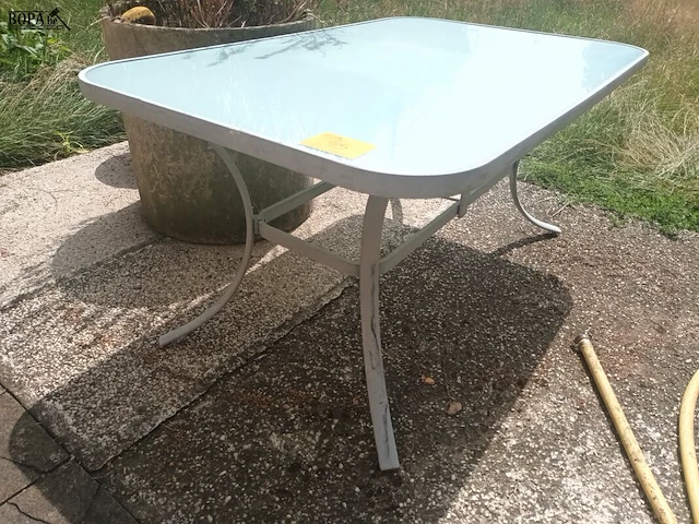Lot 45 - tuintafel - afbeelding 2 van  3