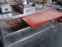 Lot 45 - verrolbare rvs werktafel met snijplank - afbeelding 2 van  3