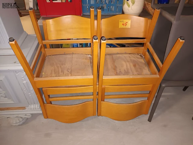 Lot 45 - vintage eetkamerstoelen. 4 stuks - afbeelding 1 van  3