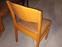 Lot 45 - vintage eetkamerstoelen. 4 stuks - afbeelding 3 van  3