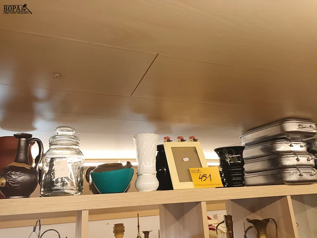 Lot 451 - vazen en brooddozen. 24 stuks - afbeelding 1 van  4