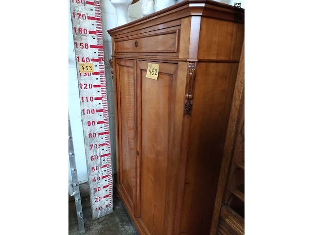 Lot 452 - meidenkast - afbeelding 3 van  4