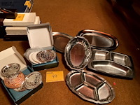 Lot 452 - set van inox schalen, 6 stuks - afbeelding 1 van  2