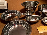 Lot 453 - set van inox kommen, 7 stuks - afbeelding 2 van  3