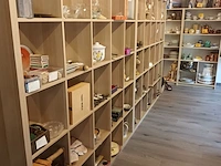 Lot 453 - vakkenkast. 2 stuks - afbeelding 2 van  2