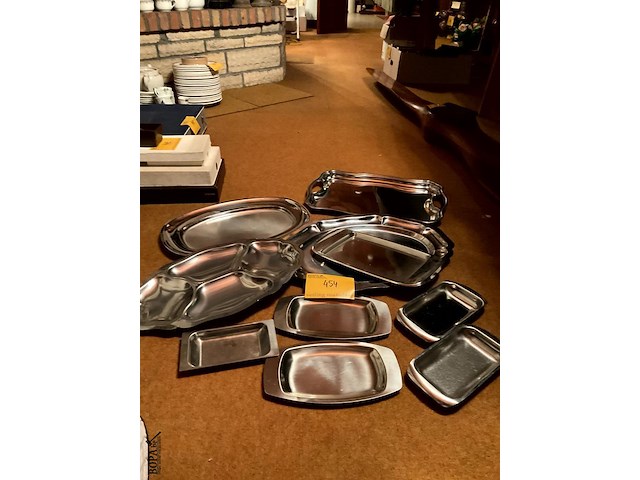 Lot 454 - set van inox schalen, 10 stuks - afbeelding 1 van  2