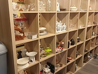 Lot 454 - vakkenkast. 2 stuks - afbeelding 1 van  2