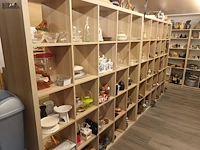 Lot 454 - vakkenkast. 2 stuks - afbeelding 2 van  2