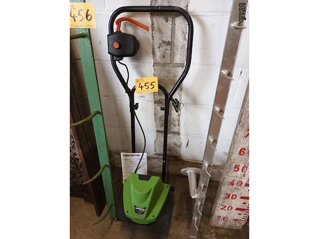 Lot 455 - elektrische tuinfrees - afbeelding 1 van  4