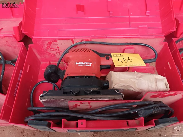 Lot 456 - schuurmachine hilti - afbeelding 1 van  3