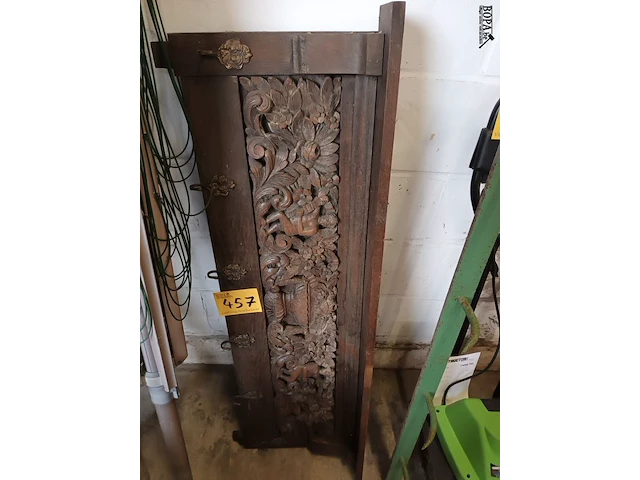 Lot 457 - houten kapstok met houtsnijwerk - afbeelding 1 van  4