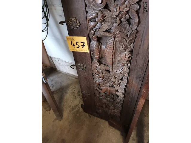 Lot 457 - houten kapstok met houtsnijwerk - afbeelding 3 van  4