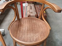 Lot 46 - armstoel thonet stijl - afbeelding 1 van  6