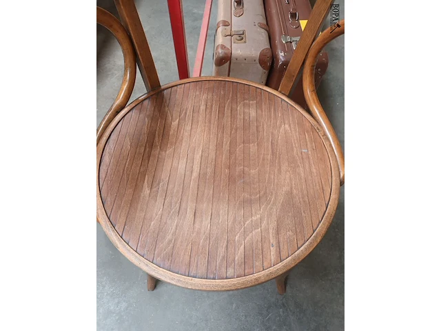 Lot 46 - armstoel thonet stijl - afbeelding 2 van  6