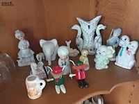 Lot 46 - decoratie. inhoud vitrine - afbeelding 3 van  7