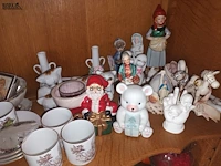 Lot 46 - decoratie. inhoud vitrine - afbeelding 4 van  7
