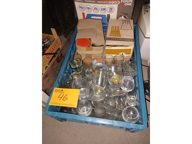 Lot 46 - diverse glazen - afbeelding 1 van  3