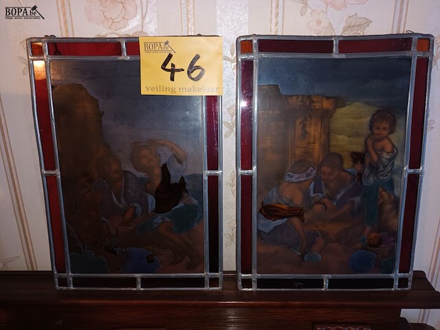 Lot 46 - glas in lood. 2 stuks - afbeelding 1 van  3