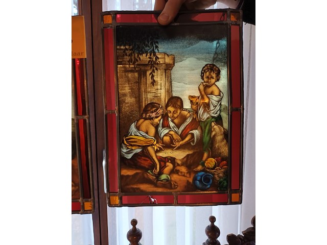 Lot 46 - glas in lood. 2 stuks - afbeelding 2 van  3