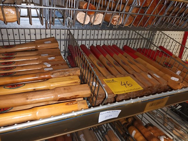Lot 46 - hickory hamerstelen. 88 stuks - afbeelding 1 van  4
