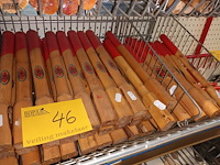 Lot 46 - hickory hamerstelen. 88 stuks - afbeelding 3 van  4