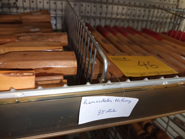 Lot 46 - hickory hamerstelen. 88 stuks - afbeelding 4 van  4