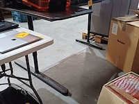 Lot 46 - ikea bureeltafel - afbeelding 3 van  3