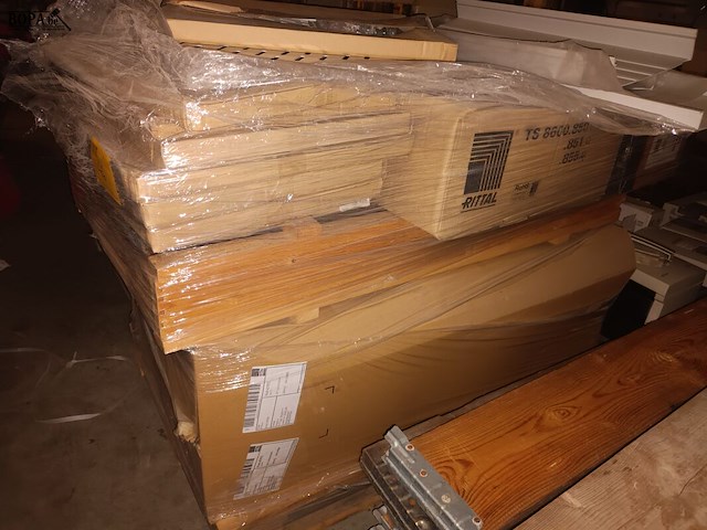 Lot 46 - rittal kasten en legborden. 8 stuks - afbeelding 3 van  4