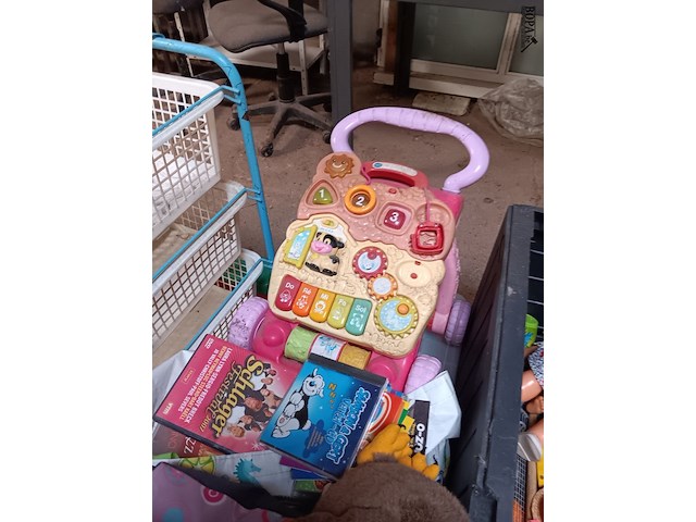 Lot 46 - speelgoed en koffer - afbeelding 4 van  7