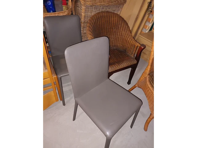 Lot 46 - stoelen. 4 stuks - afbeelding 3 van  4