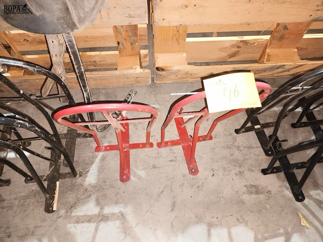 Lot 46 - zadeldrager. 2 stuks - afbeelding 1 van  2