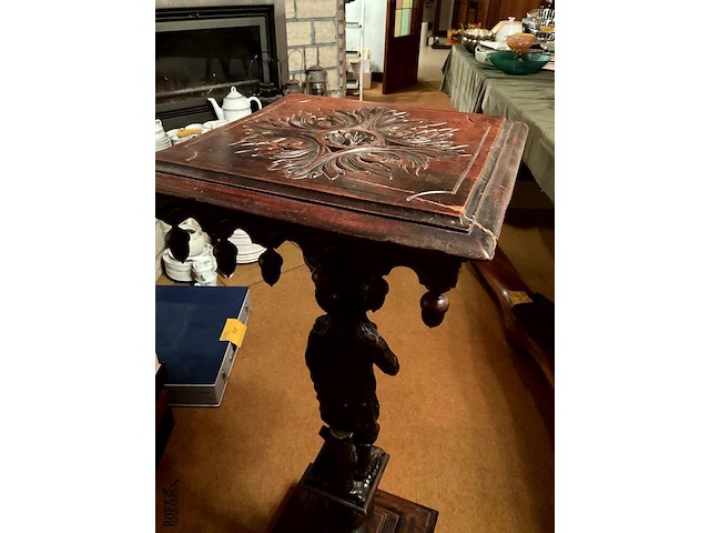 Lot 460 - houten sta bretoens gestoken beeltenis man - afbeelding 8 van  9