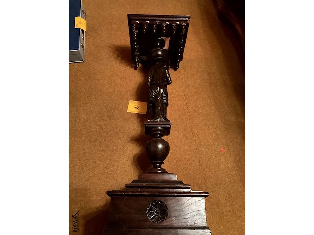 Lot 460 - houten sta bretoens gestoken beeltenis man - afbeelding 9 van  9