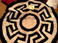 Lot 461 - lot tapijtjes,gehaakte kantjes handwerk - afbeelding 2 van  5