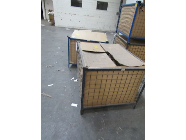 Lot 461 - metalen stapelmanden. 2 stuks - afbeelding 2 van  2